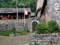 Village Buyi de Gaodang : pierres sèches et ardoises rectangulaires irrégulières