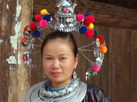 Jeune fille Dong lors d'une fête villageoise