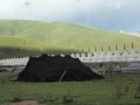 Kham, tente de nomade dans l'enceinte d'un temple près de Bamei