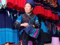 Boutique de vêtements traditionnels à Zhaojue