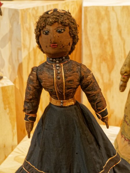 18_black-dolls_maison-rouge_20