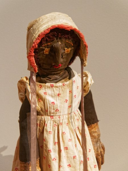 18_black-dolls_maison-rouge_39