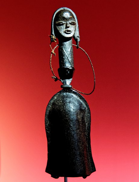 20_frapper-le-fer_quai-branly_83