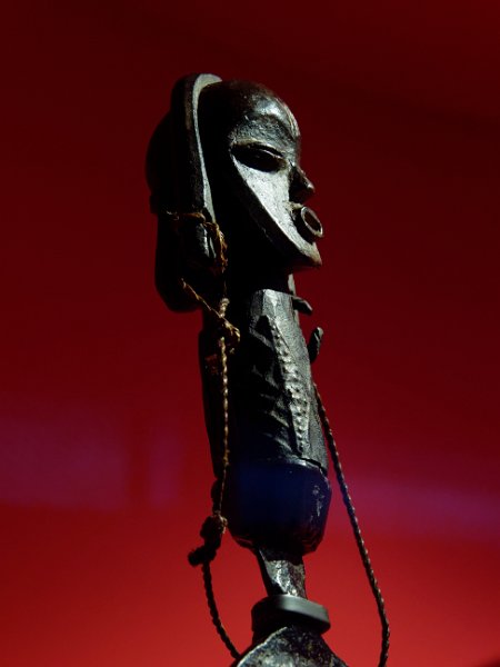 20_frapper-le-fer_quai-branly_95