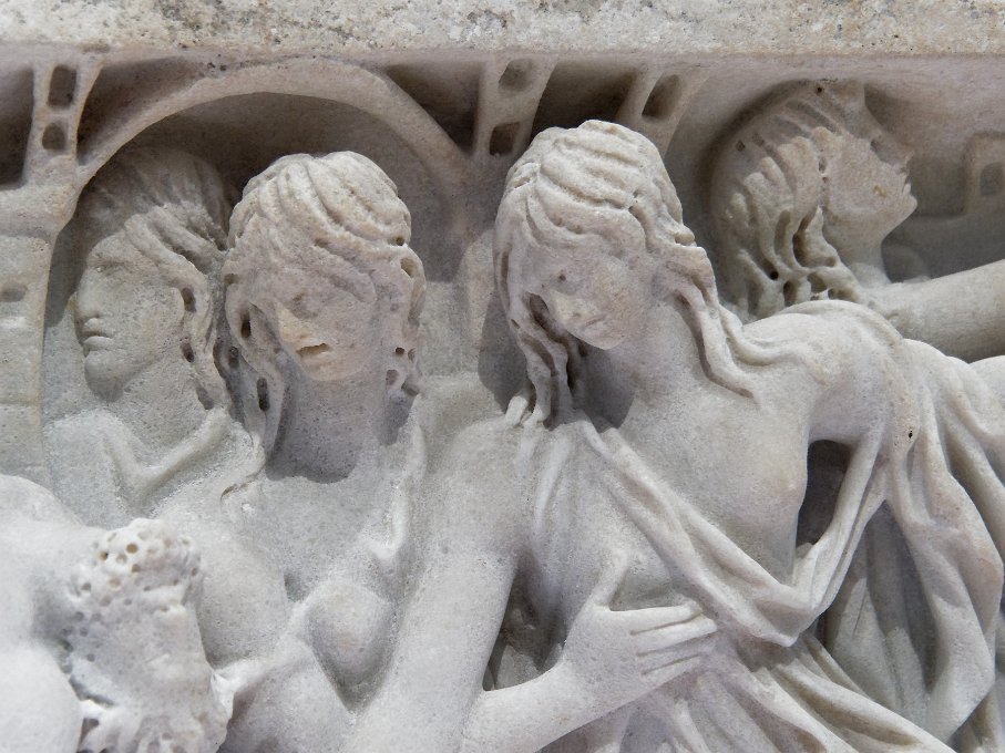 19_lens_louvre_homere_77