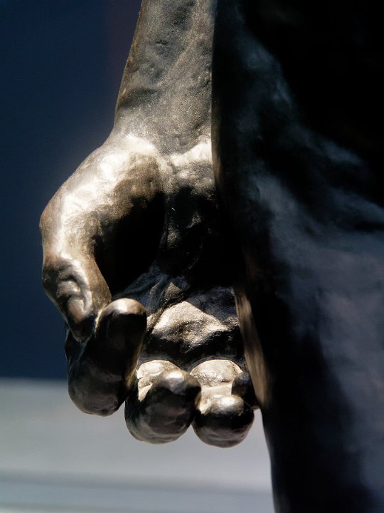 20_lille_22361_louvre-lens_soleils-noirs