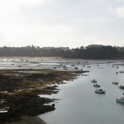 La sortie du Hâvre de Rothéneuf vue de l'Ile Besnard, à marée basse et petites eaux.