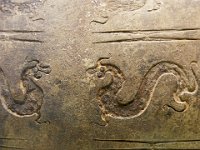 Motifs de dragons sur un pot en bronze - Epoque des Royaumes Combattants  (450-250 av JC)