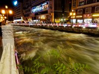 Kangding la nuit et les eaux tumultueuses du Chen (ou est-ce le Tar ?)