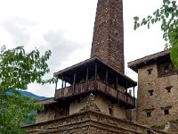 Tour de guet qiang ou tibétaine, près de Danba