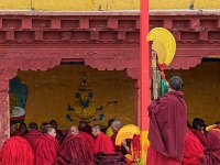 Moines du Monastère Thupten Jampaling de Litang. C'est bien un monastère Gelugpa