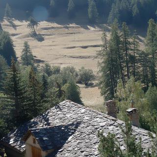 Alpages et toit de lauzes en haute vallée de l'Ubaye